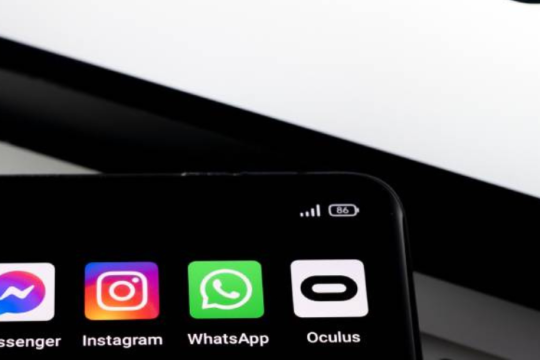 Meta lancia Vibes: il nuovo feed video AI che promette di rivoluzionare il modo di fruire short form