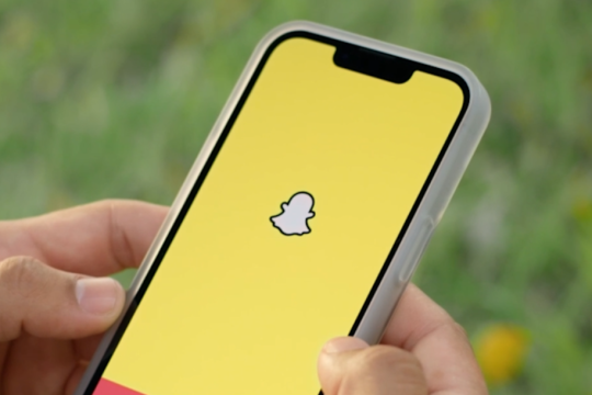 Snapchat Rivoluziona le Immagini: Crea con la Nuova Lens AI Solo Scrivendo!